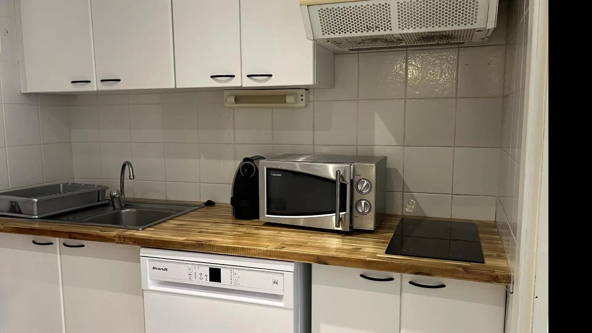 Hermoso Apartamento De 3 Habitaciones En Roses Con Piscina Y Jardin, Acceso A La Playa - Es-204-59 Apartment