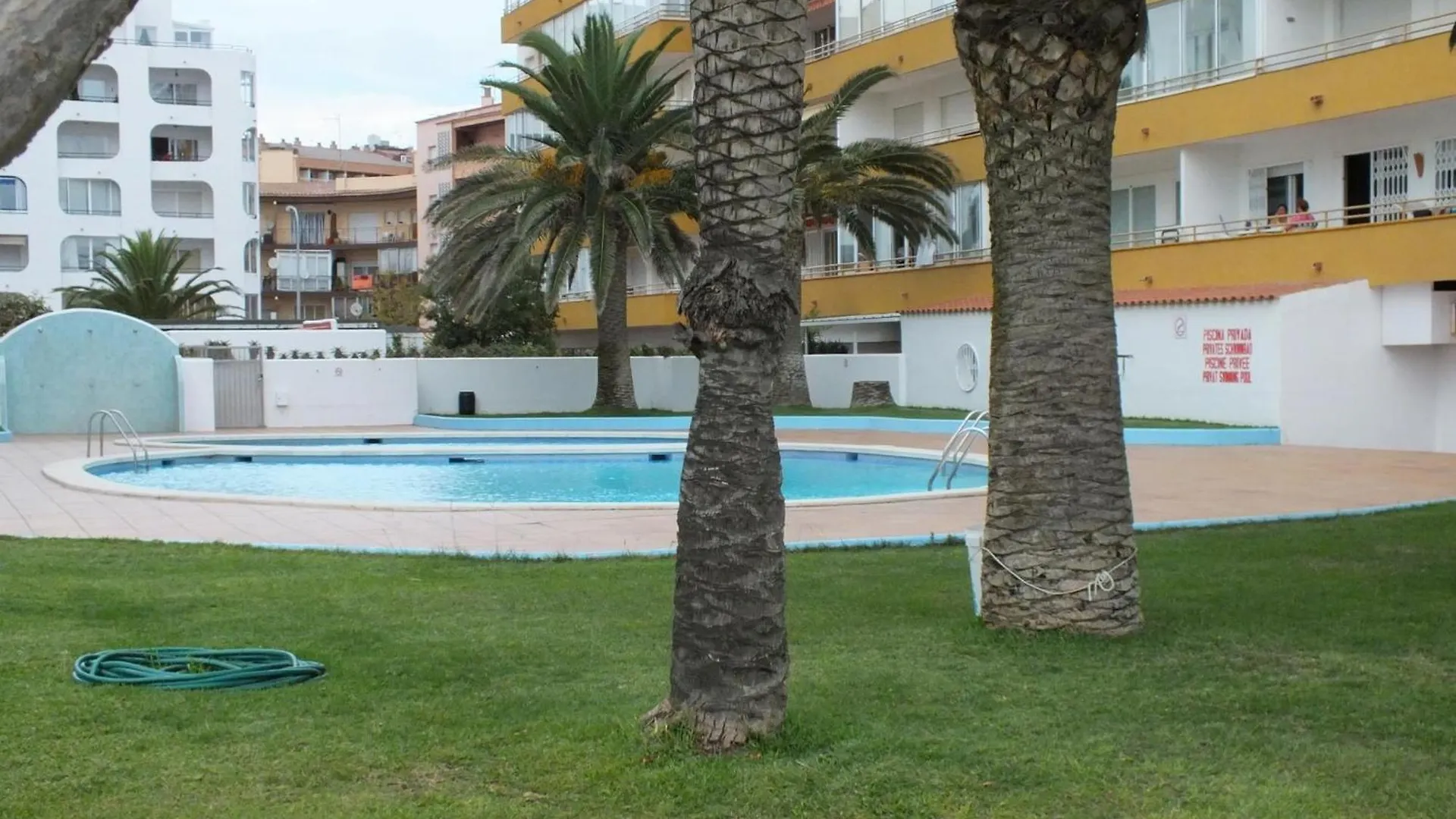 Hermoso Apartamento De 3 Habitaciones En Roses Con Piscina Y Jardin, Acceso A La Playa - Es-204-59 Apartment