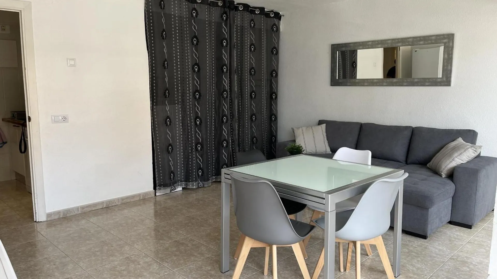 Apartment Hermoso Apartamento De 3 Habitaciones En Roses Con Piscina Y Jardin, Acceso A La Playa - Es-204-59 Spain