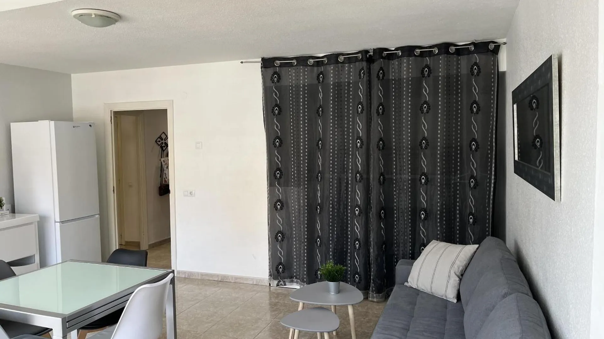 Hermoso Apartamento De 3 Habitaciones En Roses Con Piscina Y Jardin, Acceso A La Playa - Es-204-59 0*,  Spain